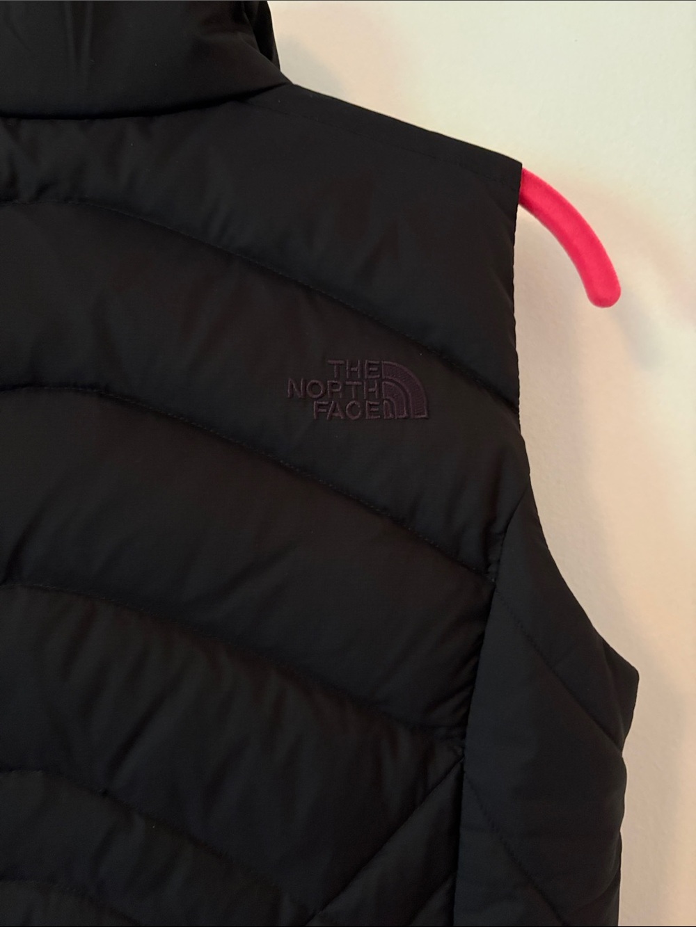 The North Face - 550 Down fill Women's Black Quilted Insulated Vest NWOT - Picture 6 of 10